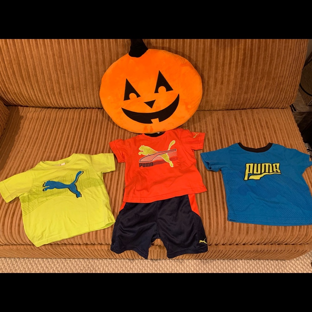3 matching T-shirts and shorts